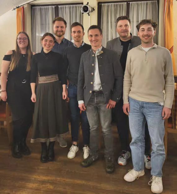 Foto vom neuen Vorstand des Absolventenverbandes